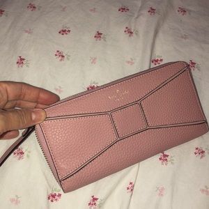 🎀 Authentic Kate Spade Wallet 🎀
